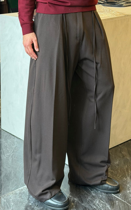 Pantalone con coulisse molto ampio -Moro